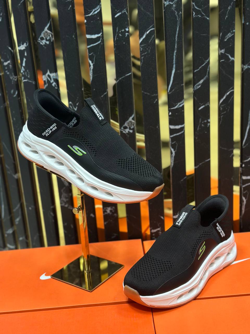 Erkaklar uchun skechers